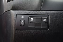 2016款马自达3Axela昂克赛拉两厢1.5L自动舒适型