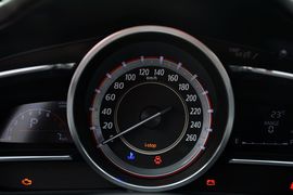 2016款马自达3Axela昂克赛拉两厢1.5L自动舒适型