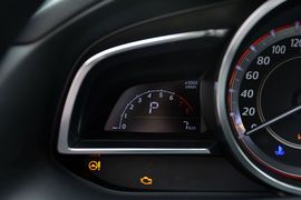 2016款马自达3Axela昂克赛拉两厢1.5L自动舒适型