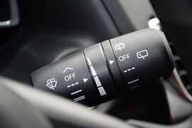 2016款马自达3Axela昂克赛拉两厢1.5L自动舒适型