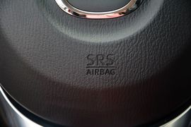 2016款马自达3Axela昂克赛拉两厢1.5L自动舒适型