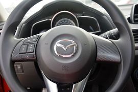 2016款马自达3Axela昂克赛拉两厢1.5L自动舒适型