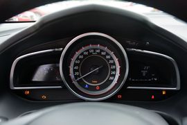 2016款马自达3Axela昂克赛拉两厢1.5L自动舒适型