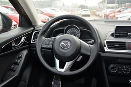 2016款马自达3Axela昂克赛拉两厢1.5L自动舒适型