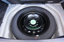 2016款丰田卡罗拉双擎1.8L