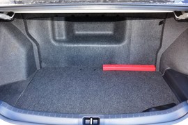 2016款丰田卡罗拉双擎1.8L