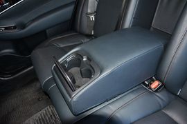 2016款丰田皇冠2.0T精英版