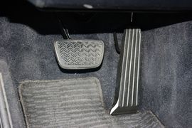 2016款丰田皇冠2.0T精英版