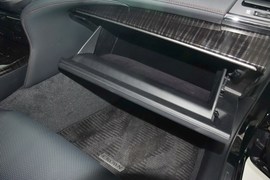 2016款丰田皇冠2.0T精英版