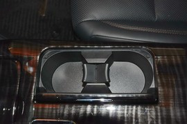 2016款丰田皇冠2.0T精英版