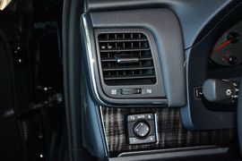 2016款丰田皇冠2.0T精英版