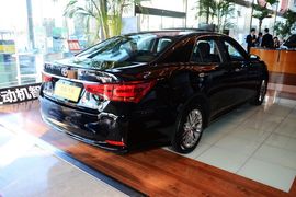 2016款丰田皇冠2.0T精英版