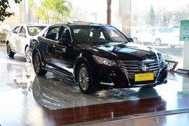 2016款丰田皇冠2.0T精英版