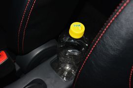 2015款铃木雨燕1.5L手动限定版到店实拍