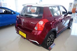 2015款铃木雨燕1.5L手动限定版