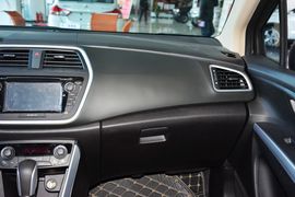 2015款铃木锋驭1.6L