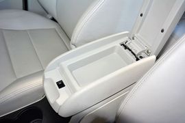 2015款吉利远景1.5L手动幸福型