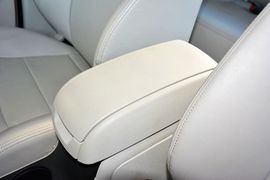 2015款吉利远景1.5L手动幸福型