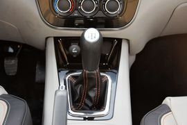 2016款东风风行景逸X3