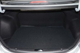 2014款现代瑞纳三厢1.4L自动时尚型GS