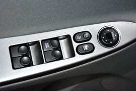 2014款现代瑞纳三厢1.4L自动时尚型GS