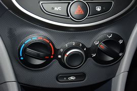 2014款现代瑞纳三厢1.4L自动时尚型GS