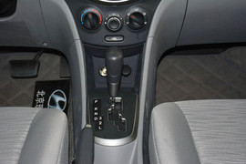 2014款现代瑞纳三厢1.4L自动时尚型GS