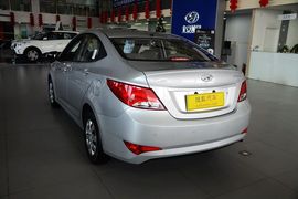 2014款现代瑞纳三厢1.4L自动时尚型GS