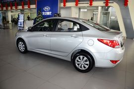 2014款现代瑞纳三厢1.4L自动时尚型GS