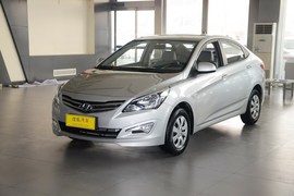 2014款现代瑞纳三厢1.4L自动时尚型GS