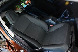 2015款丰田RAV4