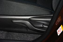 2015款丰田RAV4