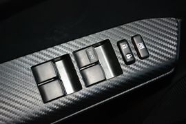 2015款丰田RAV4