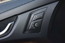 2016款江铃驭胜S350