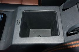 2016款江铃驭胜S350