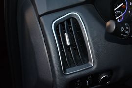 2016款江铃驭胜S350