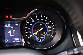 2016款江铃驭胜S350