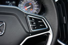 2016款江铃驭胜S350