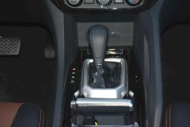 2016款江铃驭胜S350