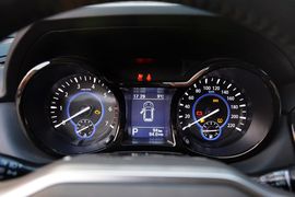 2016款江铃驭胜S350