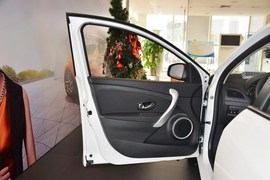 2015款雷诺风朗2.0L标准版