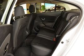 2015款雷诺风朗2.0L标准版