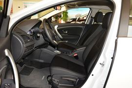 2015款雷诺风朗2.0L标准版