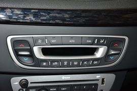 2015款雷诺风朗2.0L标准版