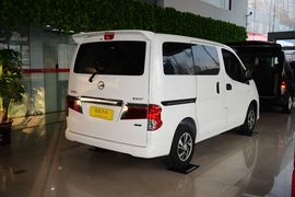 2014款日产NV200