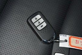 2015款本田思铂睿2.4L尊贵版