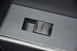 2016款丰田雷凌双擎1.8H