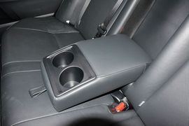 2016款丰田雷凌双擎1.8H