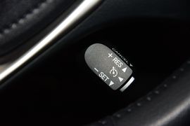 2016款丰田雷凌双擎1.8H