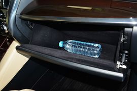 2015款丰田埃尔法3.5L豪华版